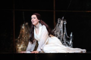 Lorina Gore as Violetta Valéry in La traviata.